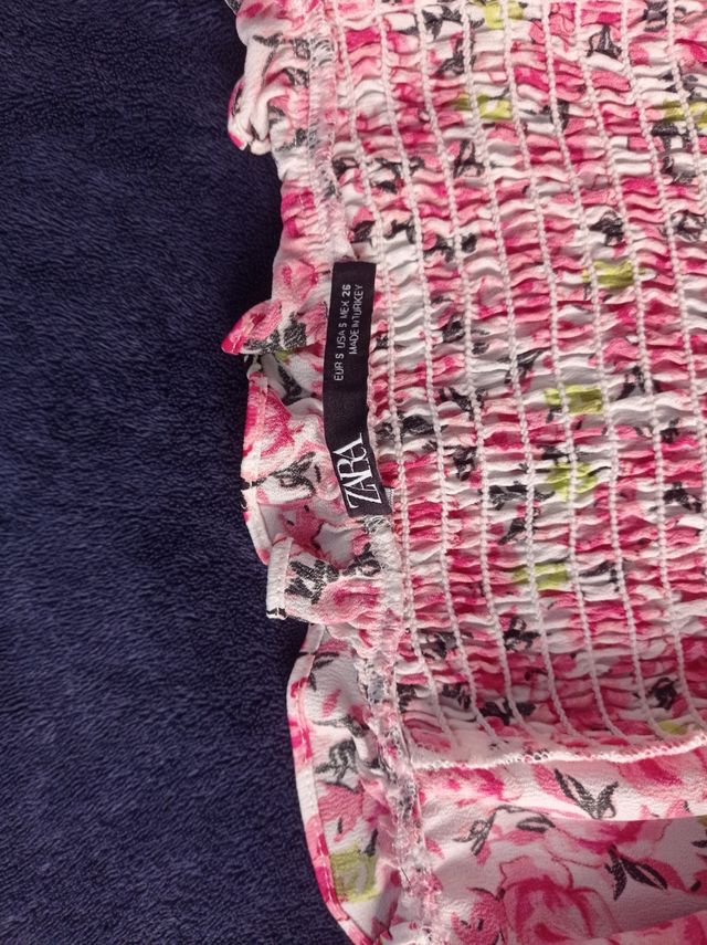 Blusa floral rosa y blanca