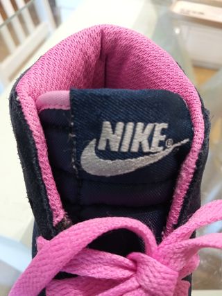 Zapatillas Nike piel azul y rosa T.35.5