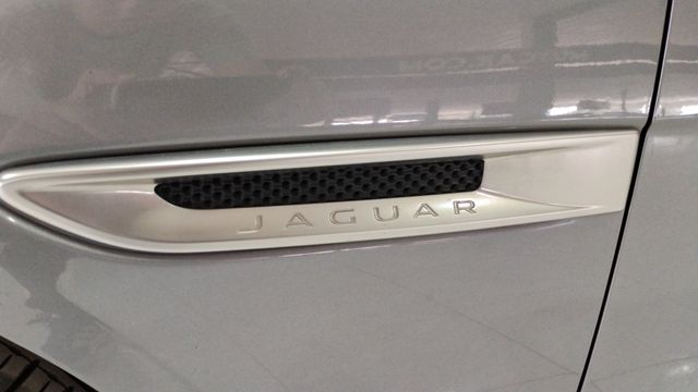 Jaguar XE 2.0 I4 S RWD Auto 184 kW (250 CV)