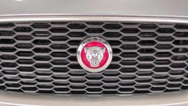 Jaguar XE 2.0 I4 S RWD Auto 184 kW (250 CV)