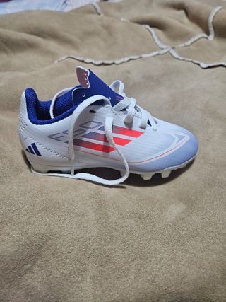 Botas de fútbol Adidas talla 28 