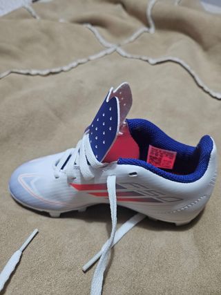 Botas de fútbol Adidas talla 28 