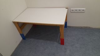 Mesa infantil de madera