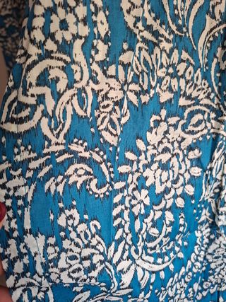 Pantalón nuevo de Zara estampado de flores