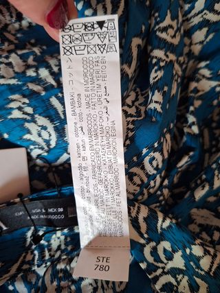 Pantalón nuevo de Zara estampado de flores