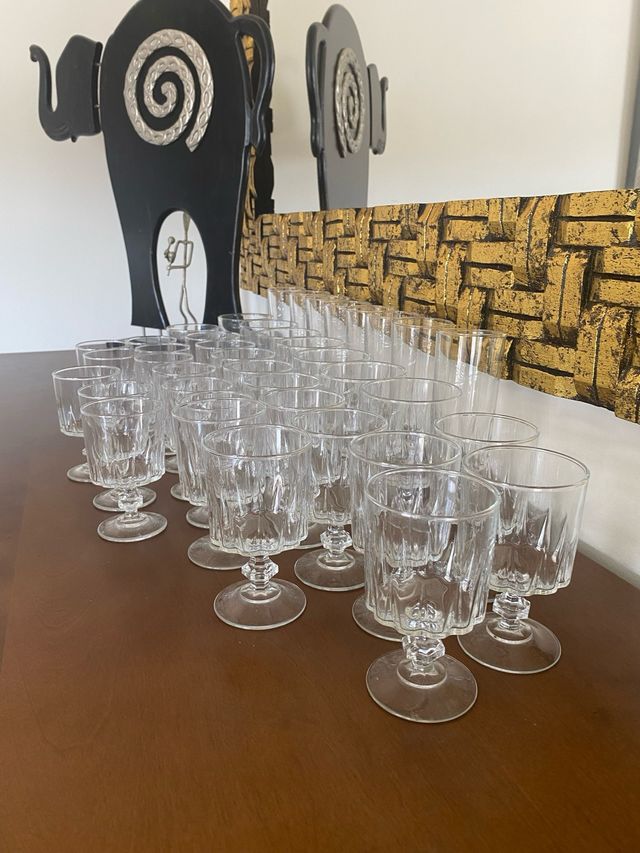 Cristalería Vintage Tallada a Mano (40 Piezas)