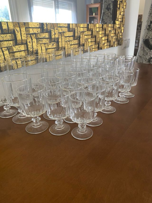 Cristalería Vintage Tallada a Mano (40 Piezas)