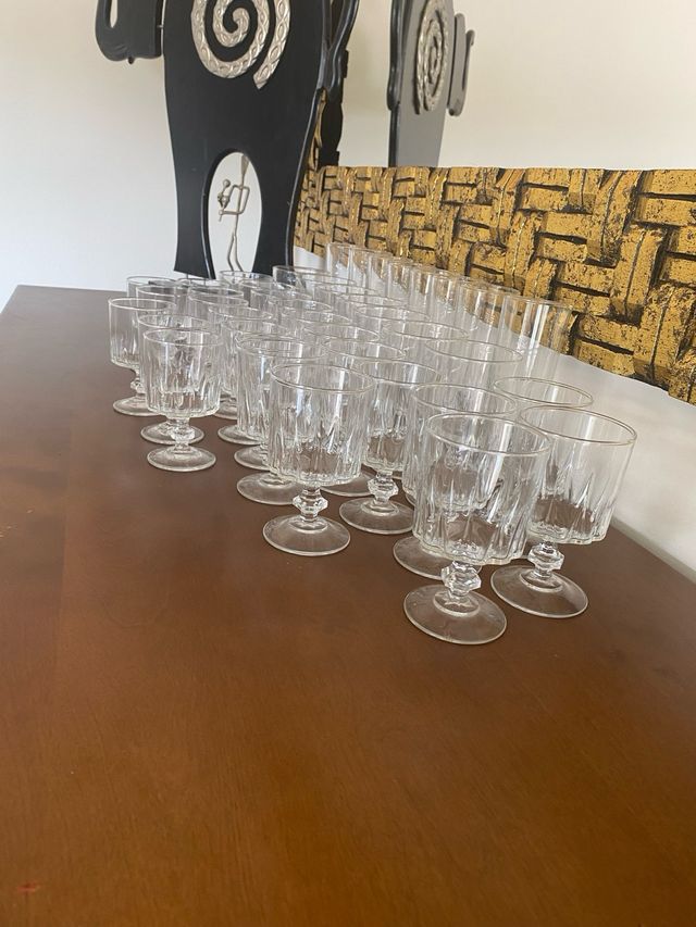 Cristalería Vintage Tallada a Mano (40 Piezas)