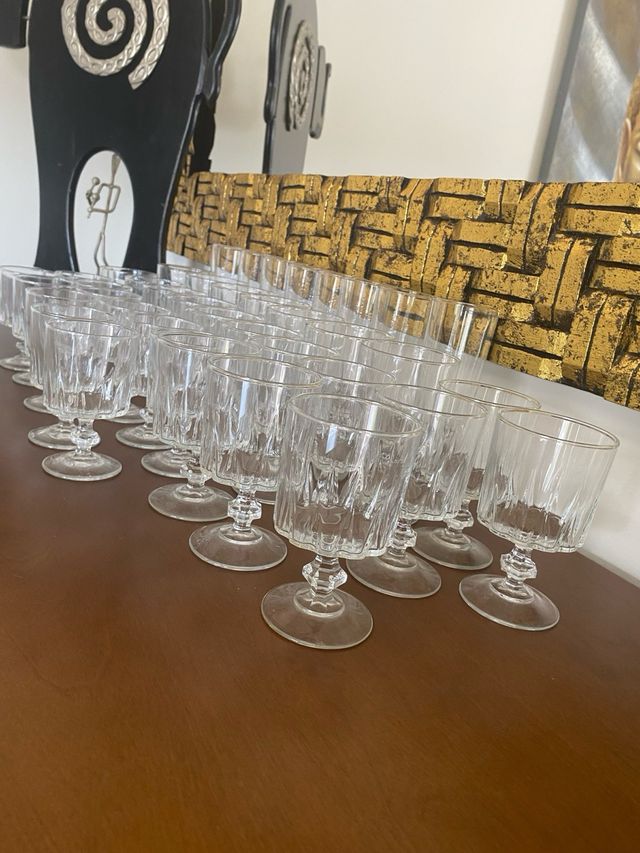 Cristalería Vintage Tallada a Mano (40 Piezas)