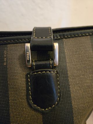 Cartera Fendi de archivo y estampado Pequín.