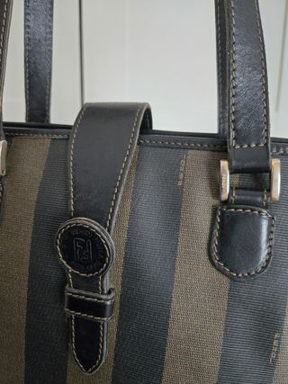 Cartera Fendi de archivo y estampado Pequín.