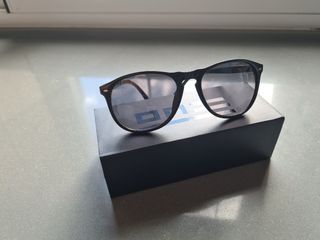 Gafas de sol negras