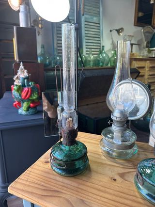 Quinqués antiguos de cristal verde