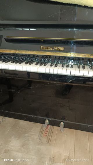 Piano antiguo FUCHS & MOHR