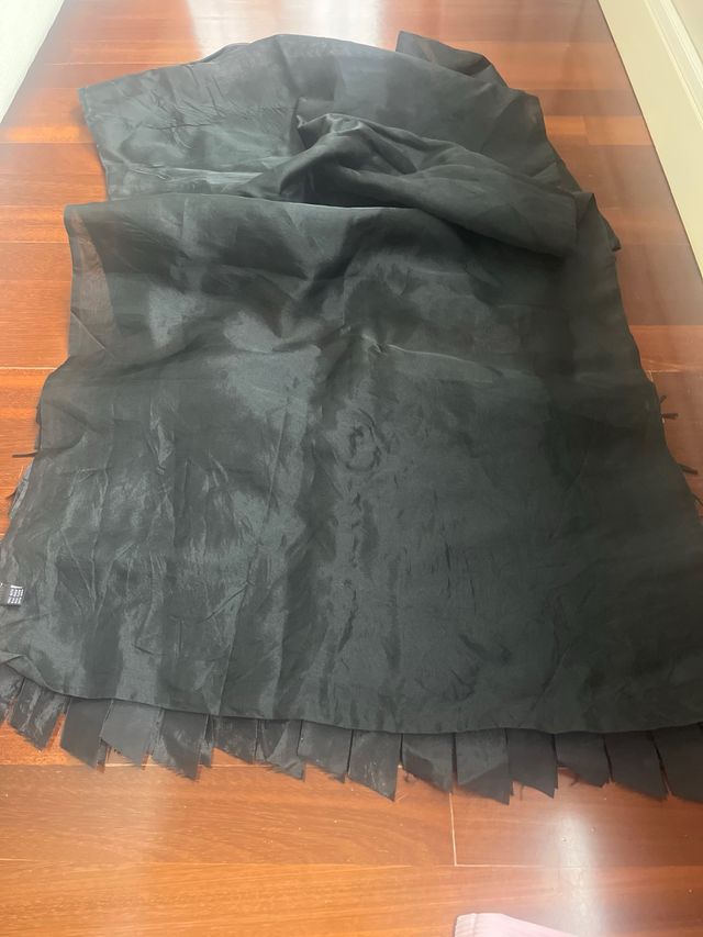 Pañuelo de seda negro