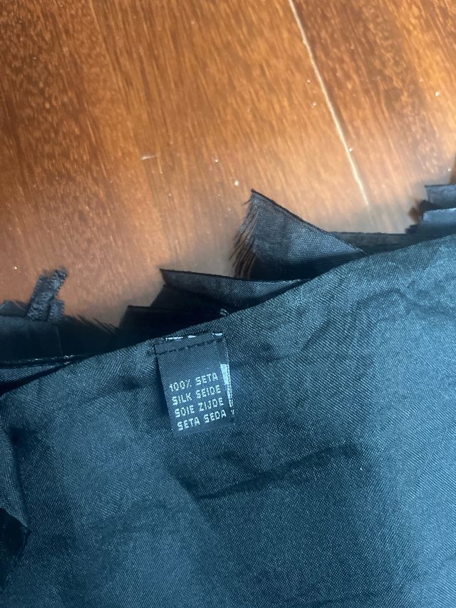 Pañuelo de seda negro