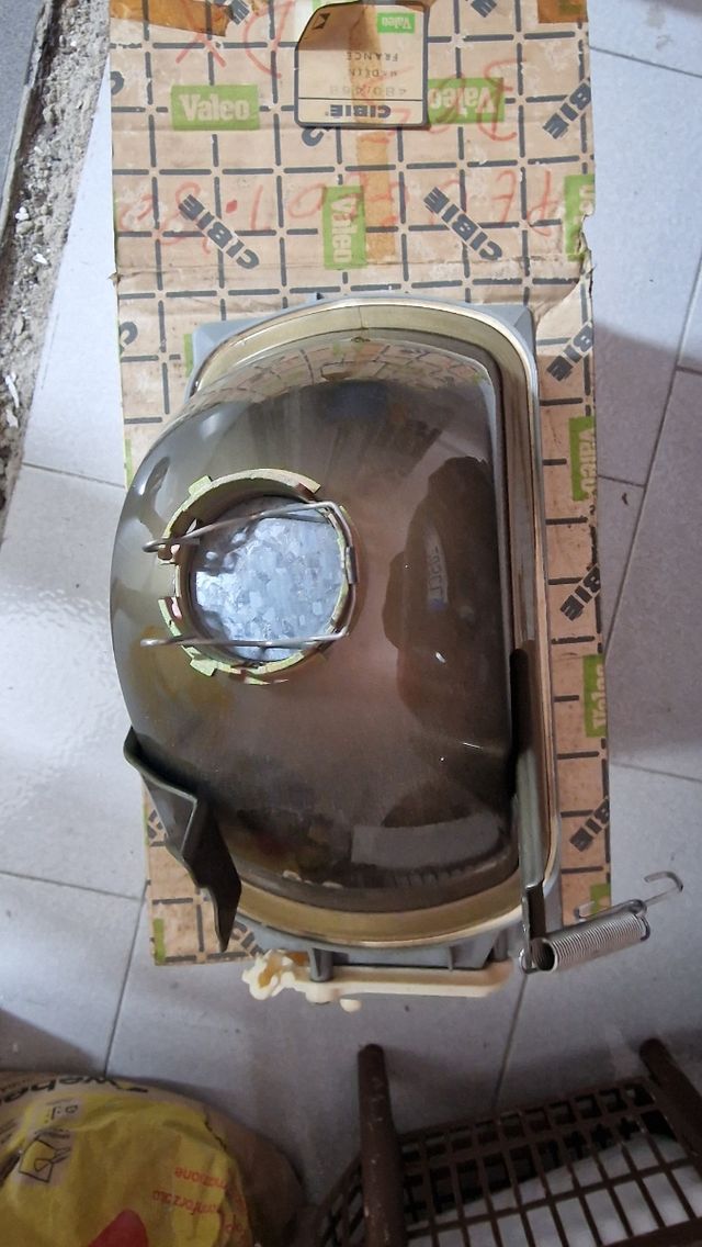 Faro anteriore Peugeot 305 epoca