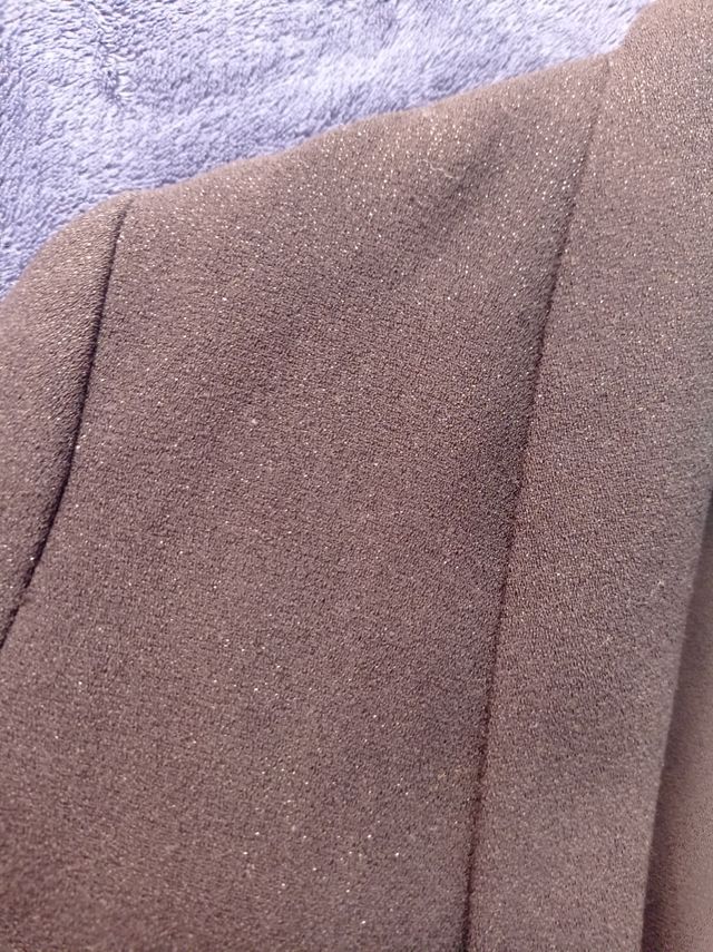 Chaqueta negra con brillo