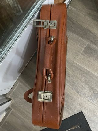 Maletín de cuero marrón