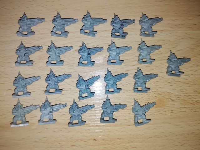 Warhammer 40K 21 Miniatures Goblin minis Gretchin