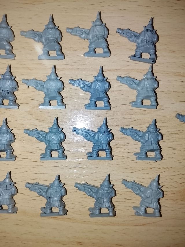Warhammer 40K 21 Miniatures Goblin minis Gretchin