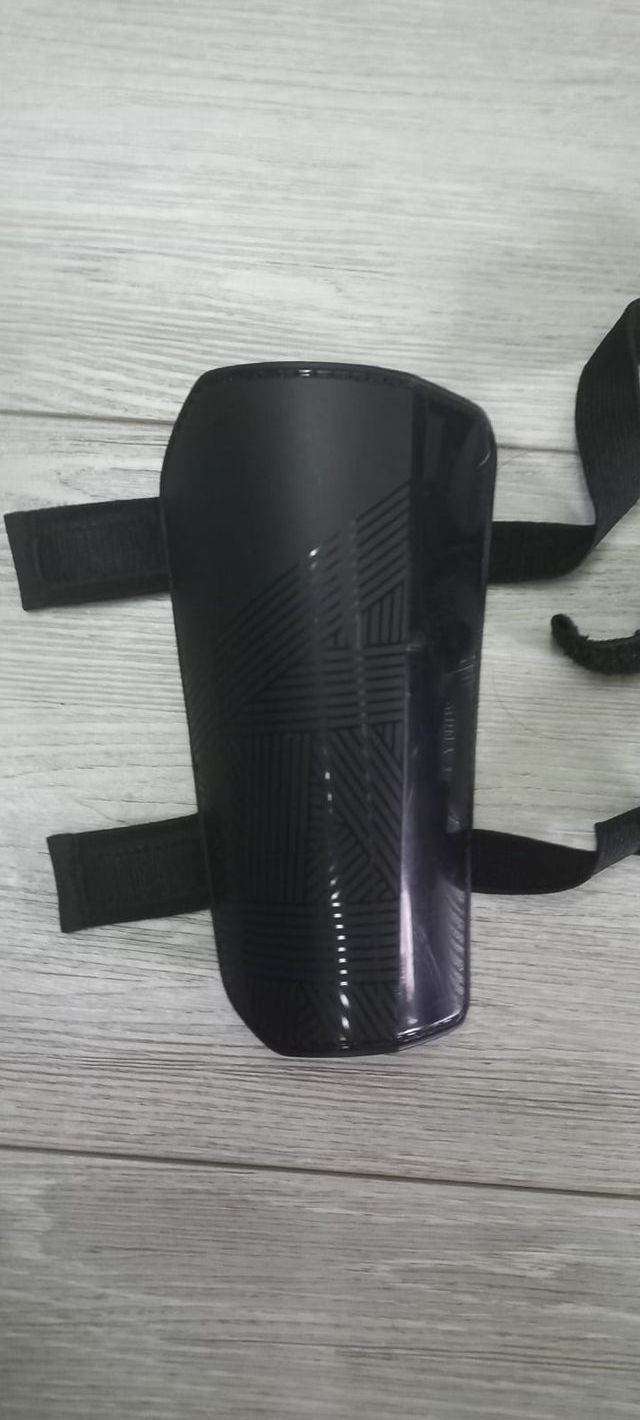 Parastinchi Kipsta Neri