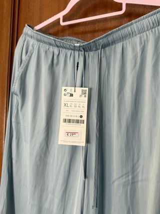 NUEVO Pantalón satinado - Stradivarius