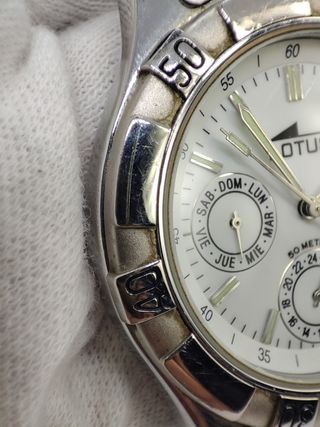 Reloj Lotus Hombre Plata y Blanco
