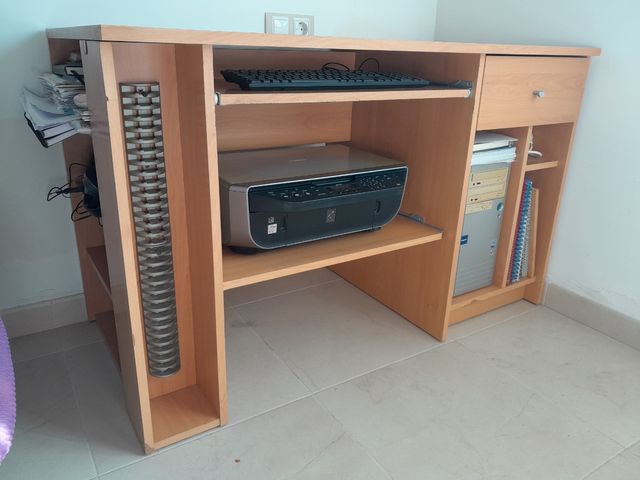 Escritorio madera 1.20m x 0.60mx 0,75m