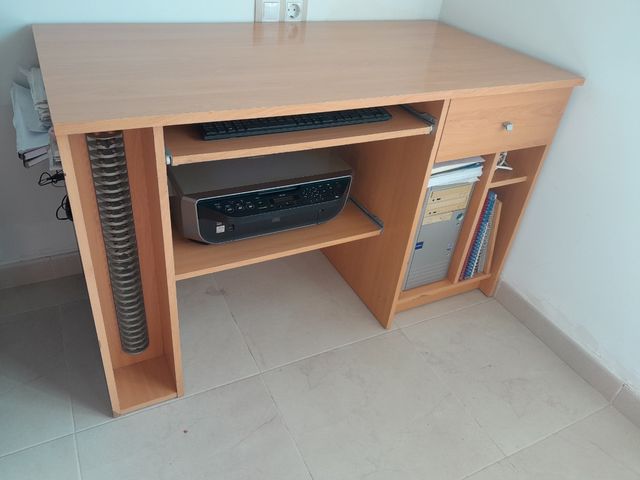 Escritorio madera 1.20m x 0.60mx 0,75m