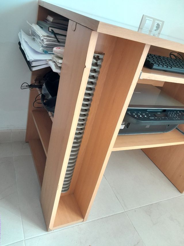 Escritorio madera 1.20m x 0.60mx 0,75m