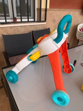 Correpasillos infantil casi nuevo