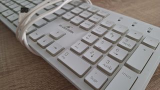 Teclado Bluestork con cable