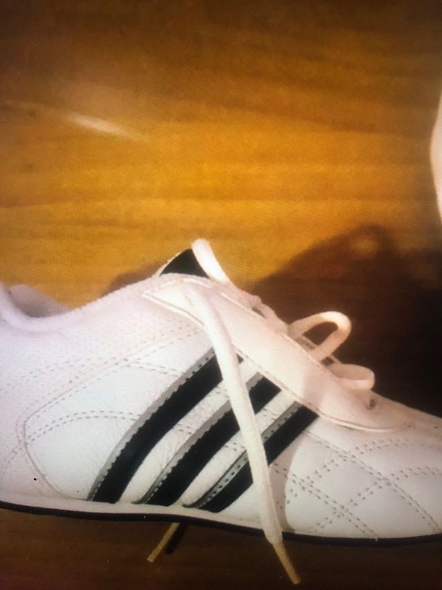 Scarpe da ginnastica per bambini Adidas. Misura 27