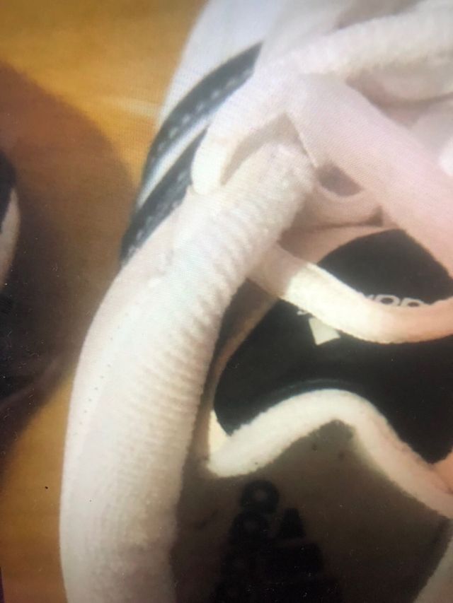 Scarpe da ginnastica per bambini Adidas. Misura 27