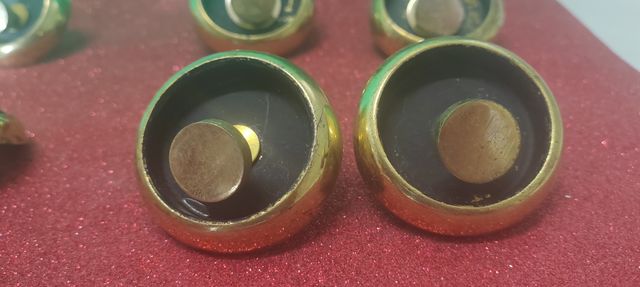 Tiradores botón cobre plafon L7. 