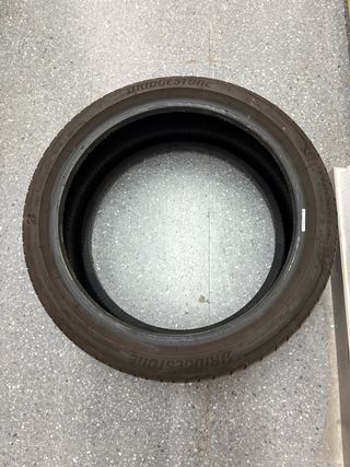 Neumático Bridgestone 225/40R18 92Y