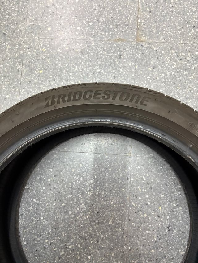 Neumático Bridgestone 225/40R18 92Y