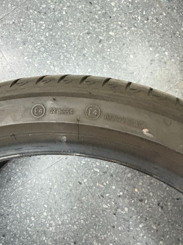 Neumático Bridgestone 225/40R18 92Y