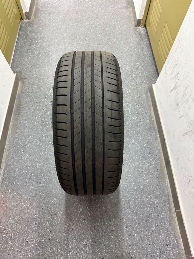 Neumático Bridgestone 225/40R18 92Y