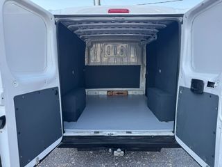 PEUGEOT Boxer  2.2BlueHDI 330 L1H1 desde 318/mes*