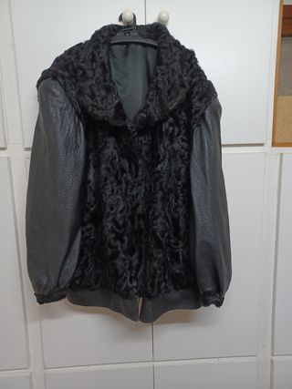 Cazadora astracán y cuero negra