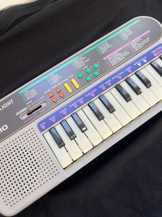 Casio ML-1 Magical Light Teclado Retro