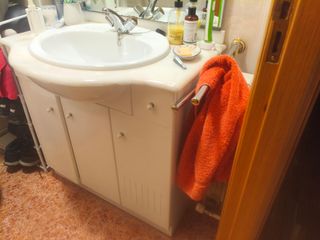 Mueble de lavabo de madera