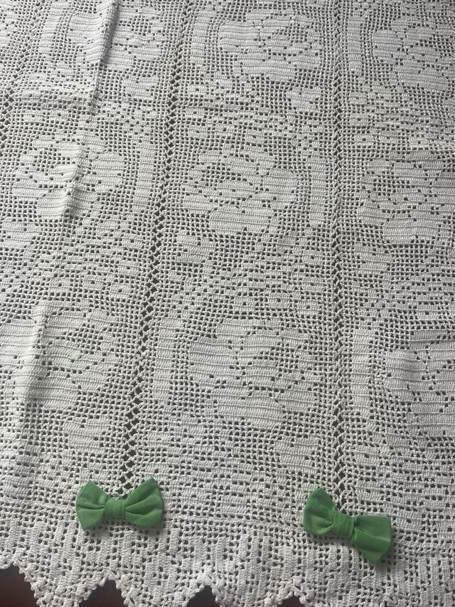 Cortina tejida a mano con lazos