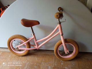 Bicicleta de aprendizaje rosa