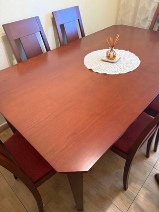 Mesa nueva extensible de madera + 6 sillas a juego