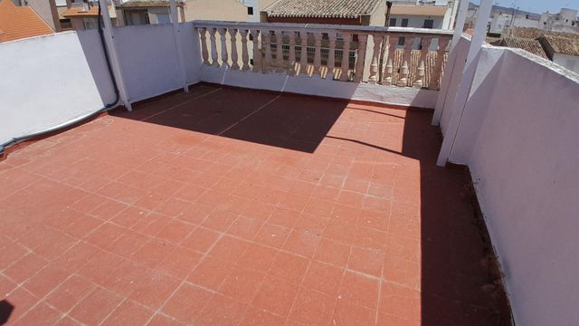 Casa con garaje en Yecla