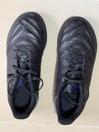 Zapatillas fútbol niño talla 35
