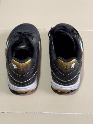 Zapatillas fútbol niño talla 35
